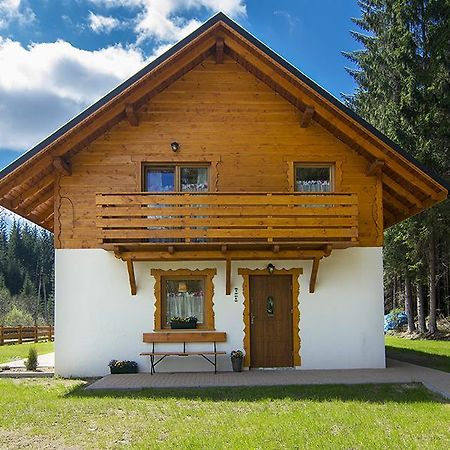 Alpejska Wioska Villa อิสเตบนา ภายนอก รูปภาพ
