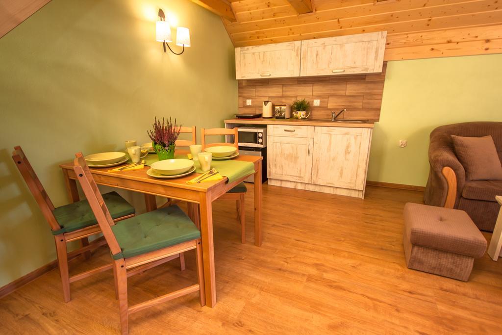 Alpejska Wioska Villa อิสเตบนา ห้อง รูปภาพ