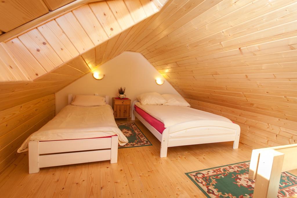 Alpejska Wioska Villa อิสเตบนา ห้อง รูปภาพ