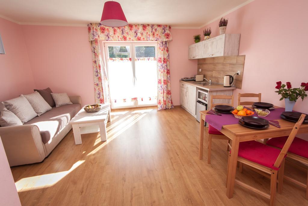 Alpejska Wioska Villa อิสเตบนา ห้อง รูปภาพ