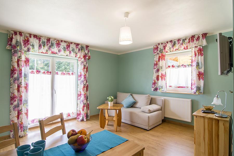 Alpejska Wioska Villa อิสเตบนา ภายนอก รูปภาพ