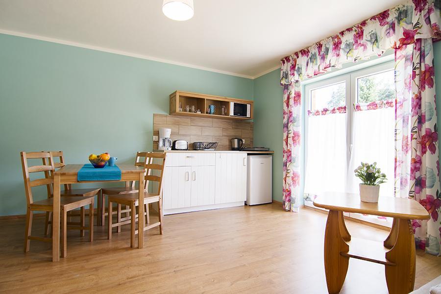 Alpejska Wioska Villa อิสเตบนา ภายนอก รูปภาพ