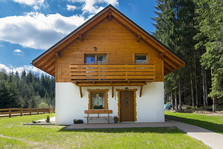 Alpejska Wioska Villa อิสเตบนา ภายนอก รูปภาพ